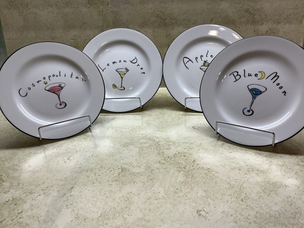 Pottery Barn Martini Cocktail Plates - 8" - Set of 4 - Mint Condition